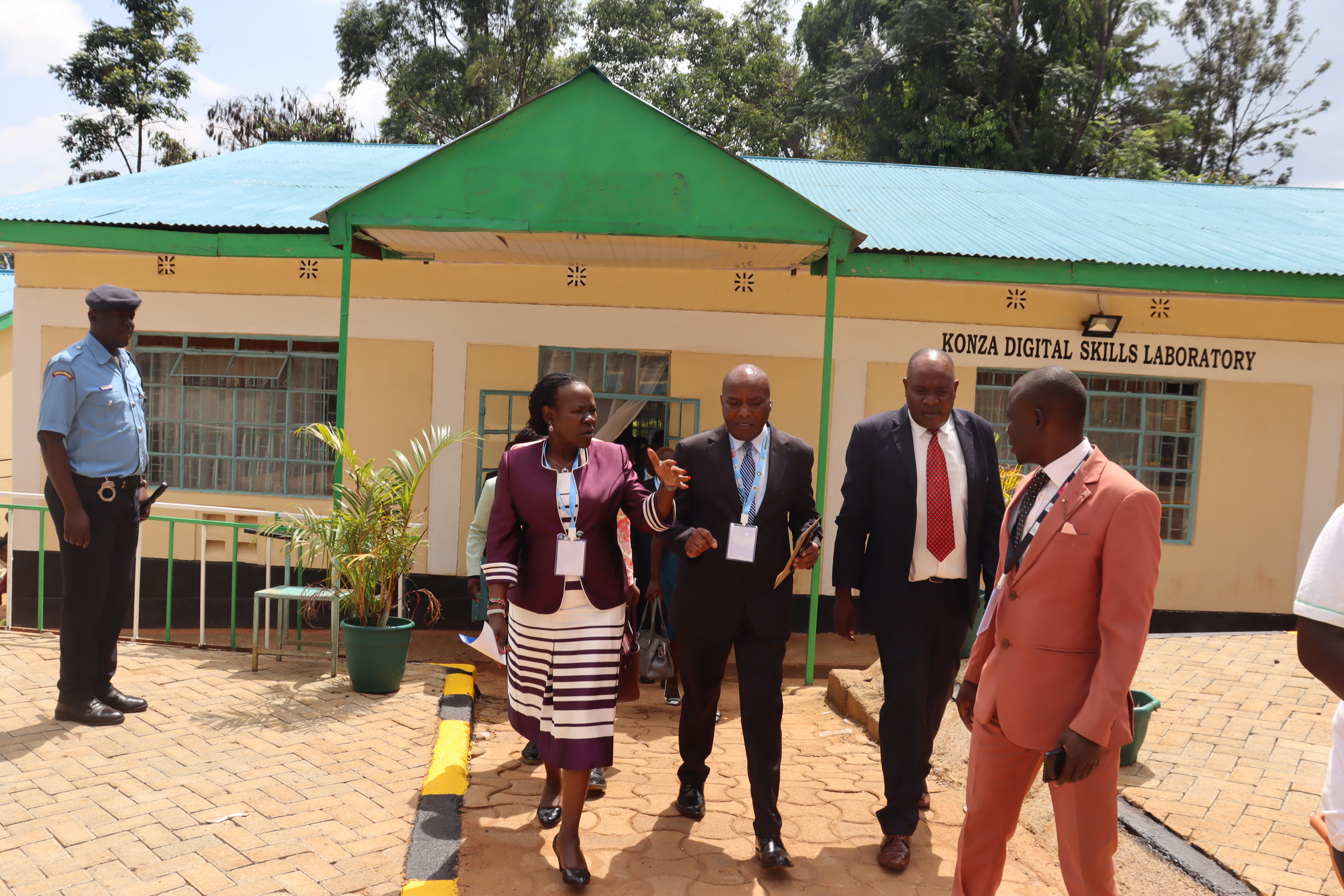 chief guest to 2nd international conference visiting konza digital lab